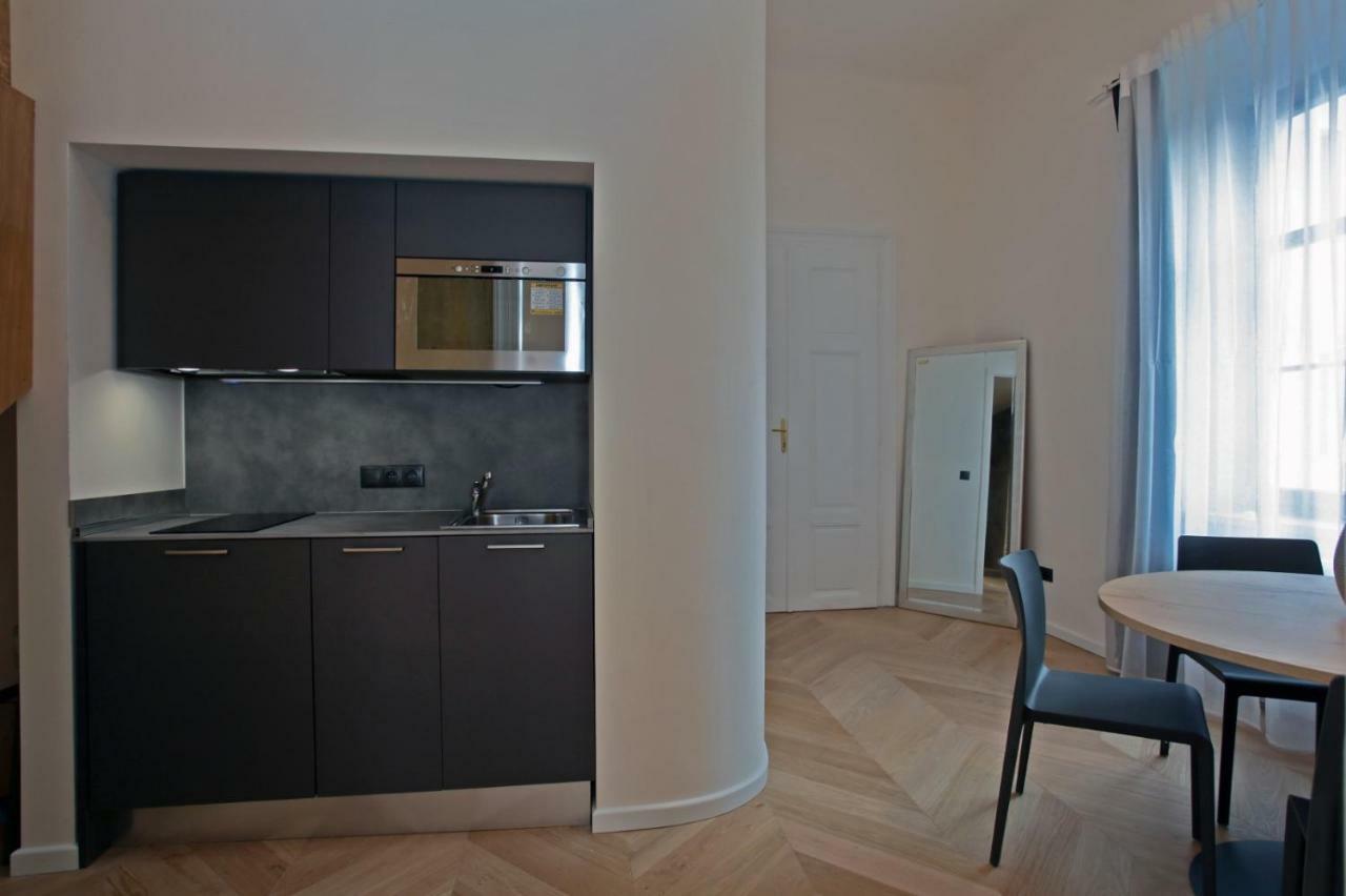 The Apartment House - Mezibranska Прага Экстерьер фото