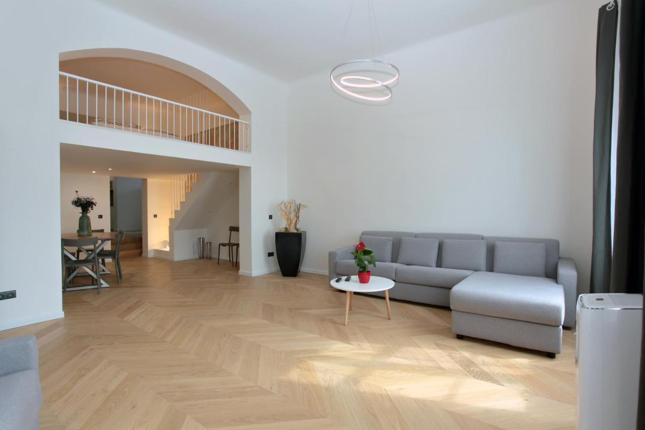 The Apartment House - Mezibranska Прага Экстерьер фото